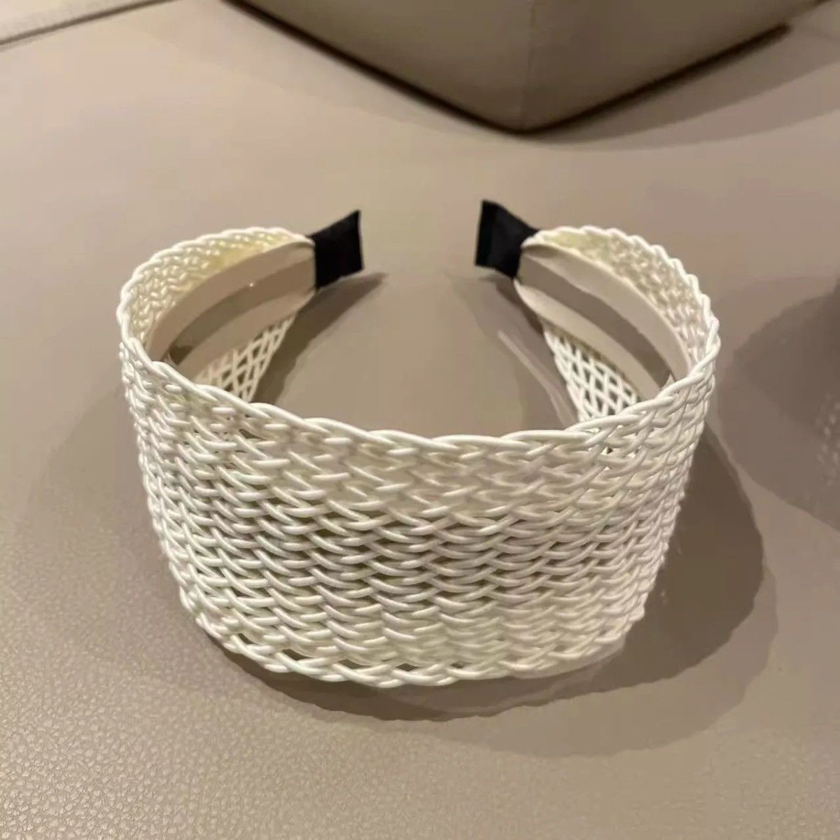 Women’s Wide Braided Straw Headband – Hollow Woven Hair Accessory
