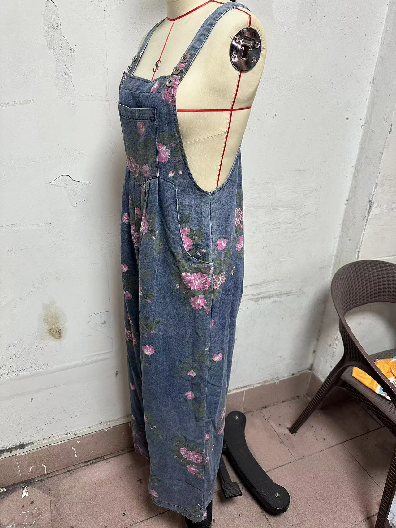 Women’s Fashion Denim Floral Jumpsuit – Casual Sleeveless Overall