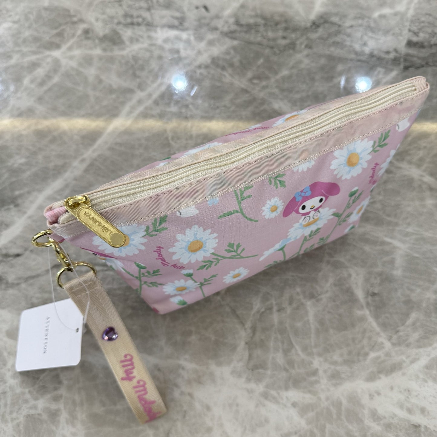 New clutch bag fashion printed cosmetic bag 2725 comes with a hand strap.