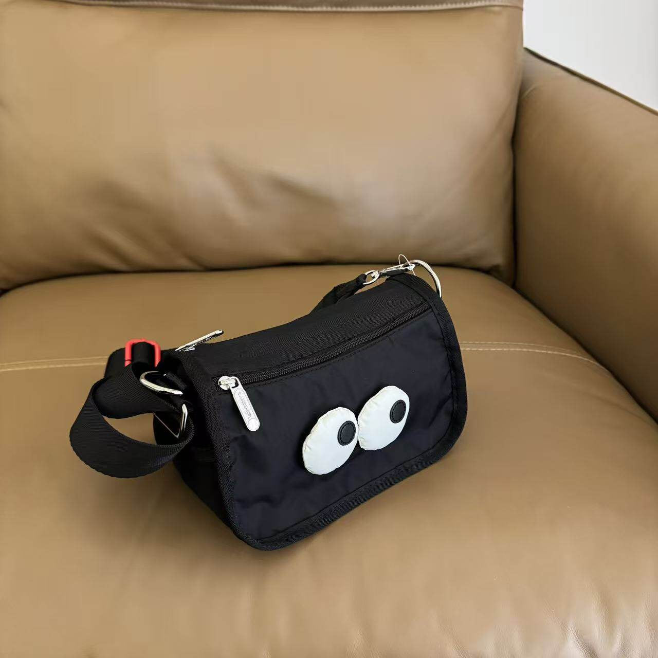 Cartoon bag unmarked female messenger bag new casual anti-splashing small square bag shoulder cloth bag H020