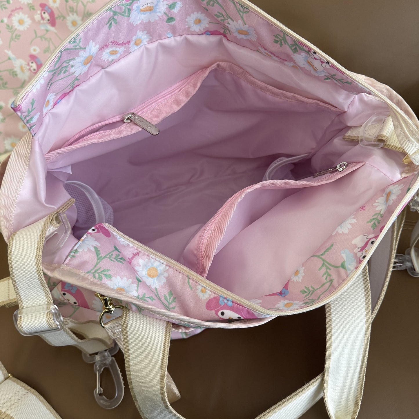 Anti-splashing cloth bag, portable shoulder messenger bag, mommy bag 3518, free seat cushion, length 40, height 33, thickness 13.