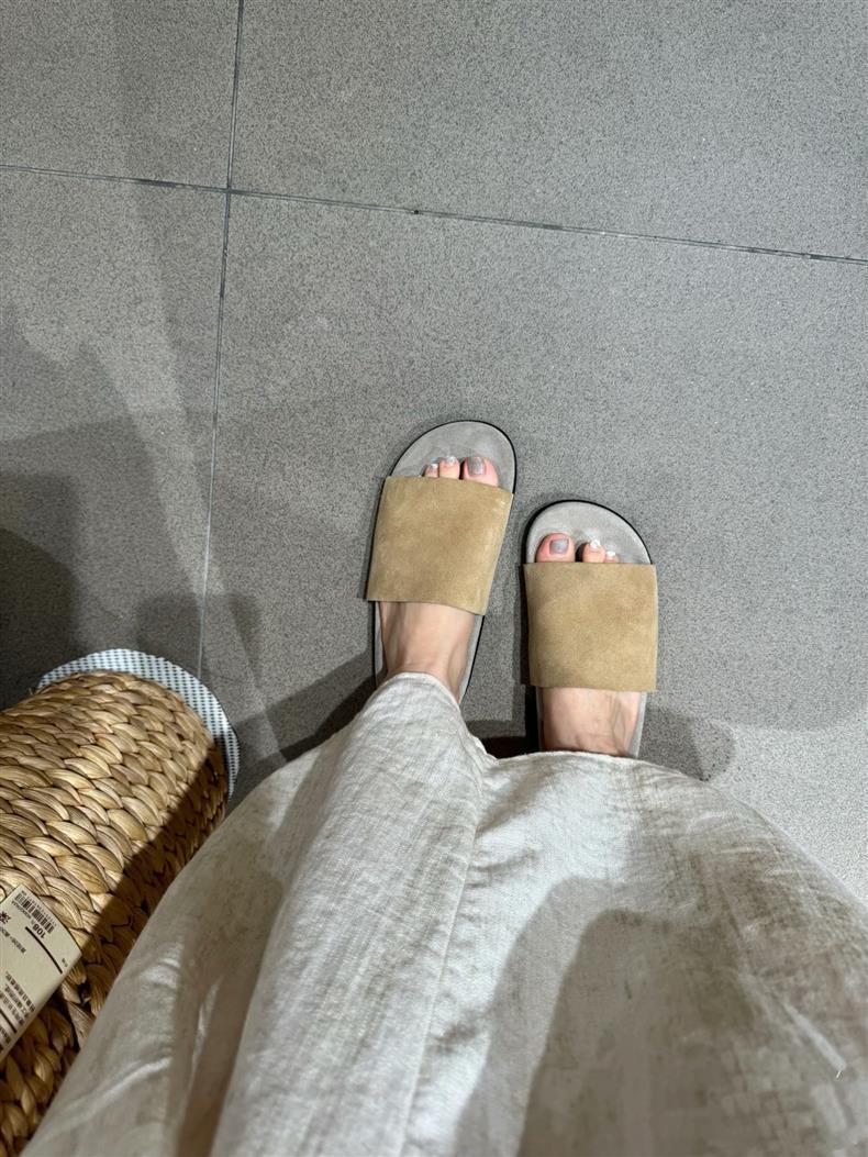 2025 New Women’s Suede Slide Sandals – Casual Half Mules Outdoor Flat Slippers