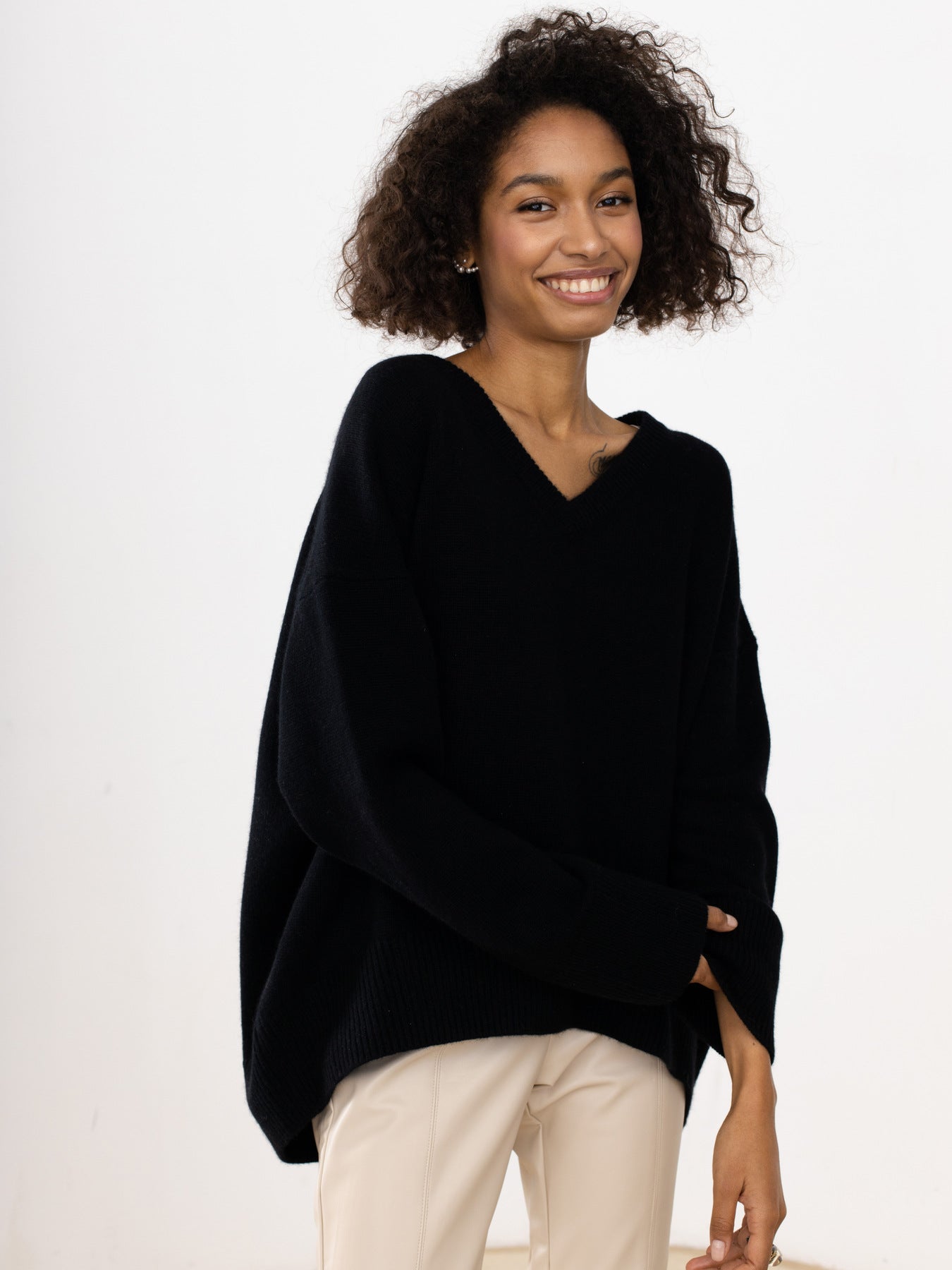 V-Neck Loose Knit Sweater for Women | Fall & Winter Long Sleeve Pullover