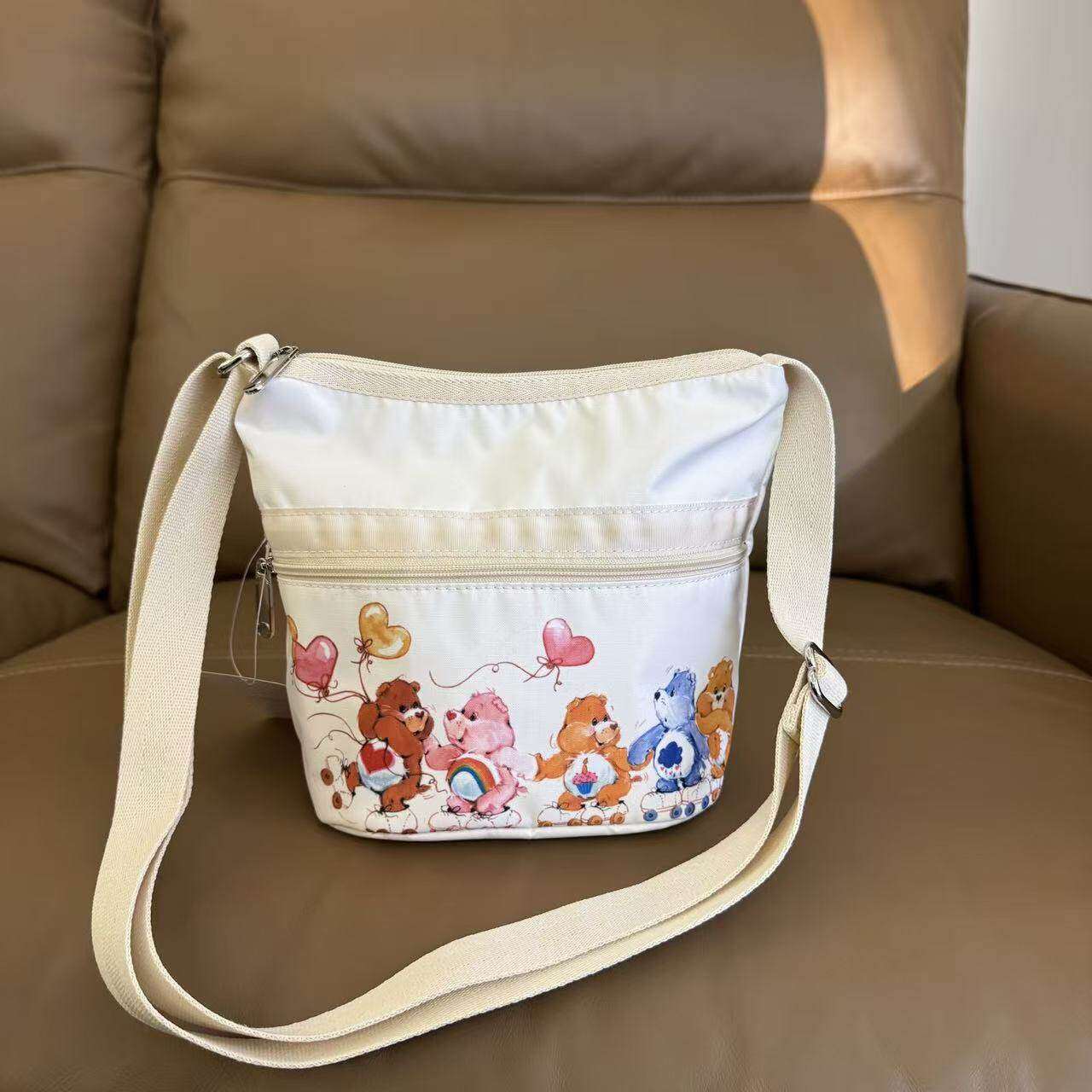 Cartoon~ New shoulder messenger handbag messenger bag 237/height 18, opening width 19