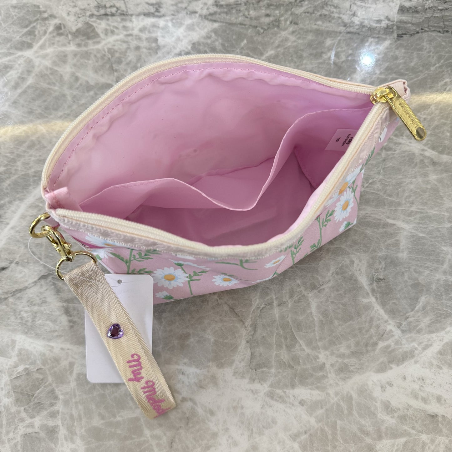 New clutch bag fashion printed cosmetic bag 2725 comes with a hand strap.