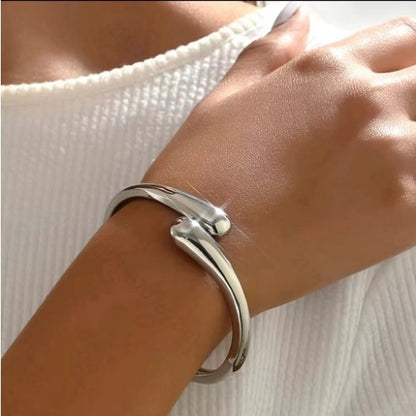 Women’s Minimalist Metal Jewelry Set | Geometric Choker, Bracelet & Ring Trio