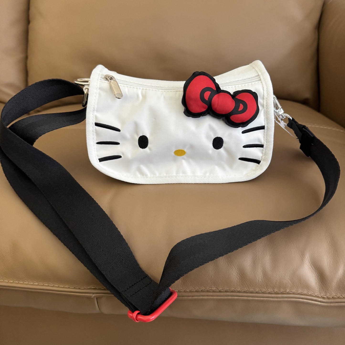 Cartoon female messenger bag casual anti-splashing small square bag shoulder bag sugar cube bag 19/11/10