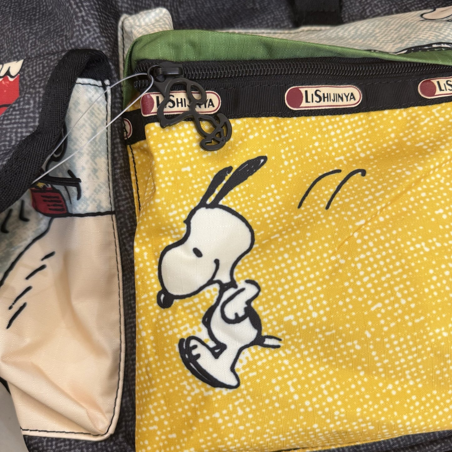 Water-proof women's bag, light travel bag, Snoopy backpack, school bag 7839 large.