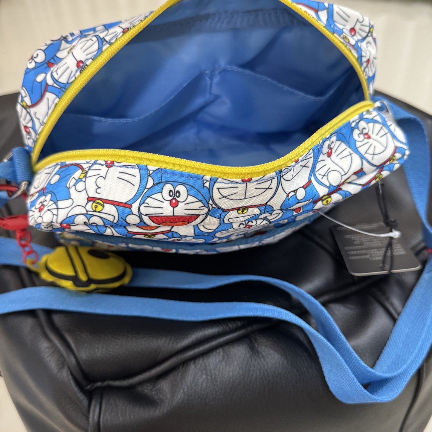 Cartoon fashion shoulder messenger bag multi-compartment large capacity lightweight 2434 printed bag anti-splashing water