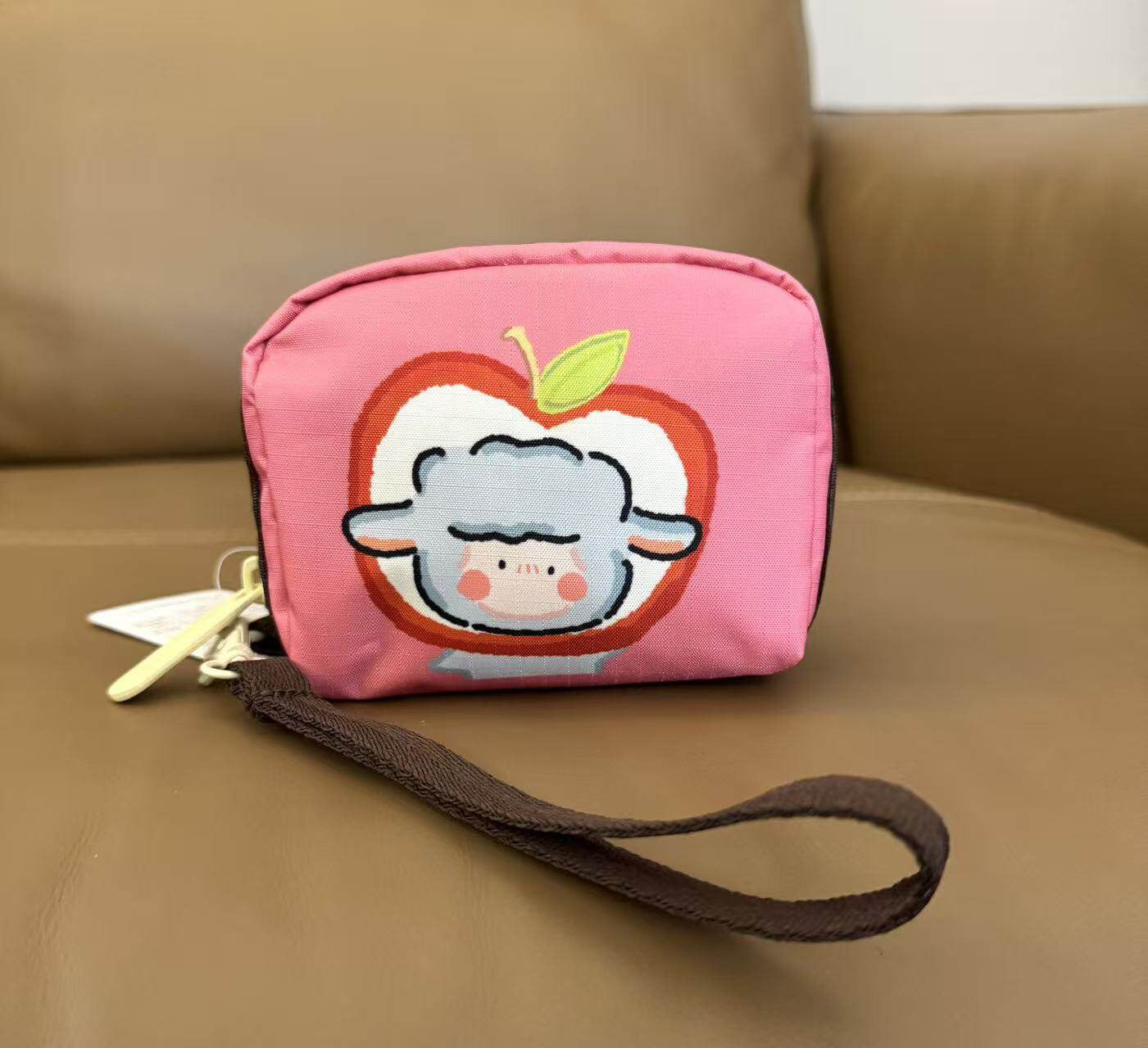 Home has cute pet series cartoon change earphones makeup storage clutch bag 6701 with hand strap