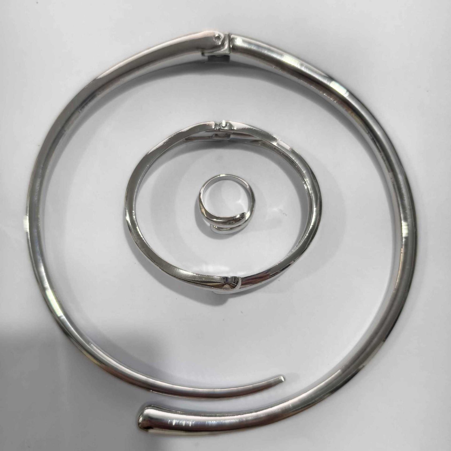 Women’s Minimalist Metal Jewelry Set | Geometric Choker, Bracelet & Ring Trio