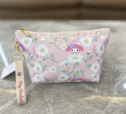 New clutch bag fashion printed cosmetic bag 2725 comes with a hand strap.
