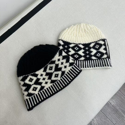 2025 Autumn Winter Women’s Knit Beanie – Diamond Color-Block Retro Minimalist Hat