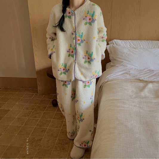 Women’s Plush Fleece Loungewear Set – Warm Casual Homewear Pajamas with Bear & Floral Print