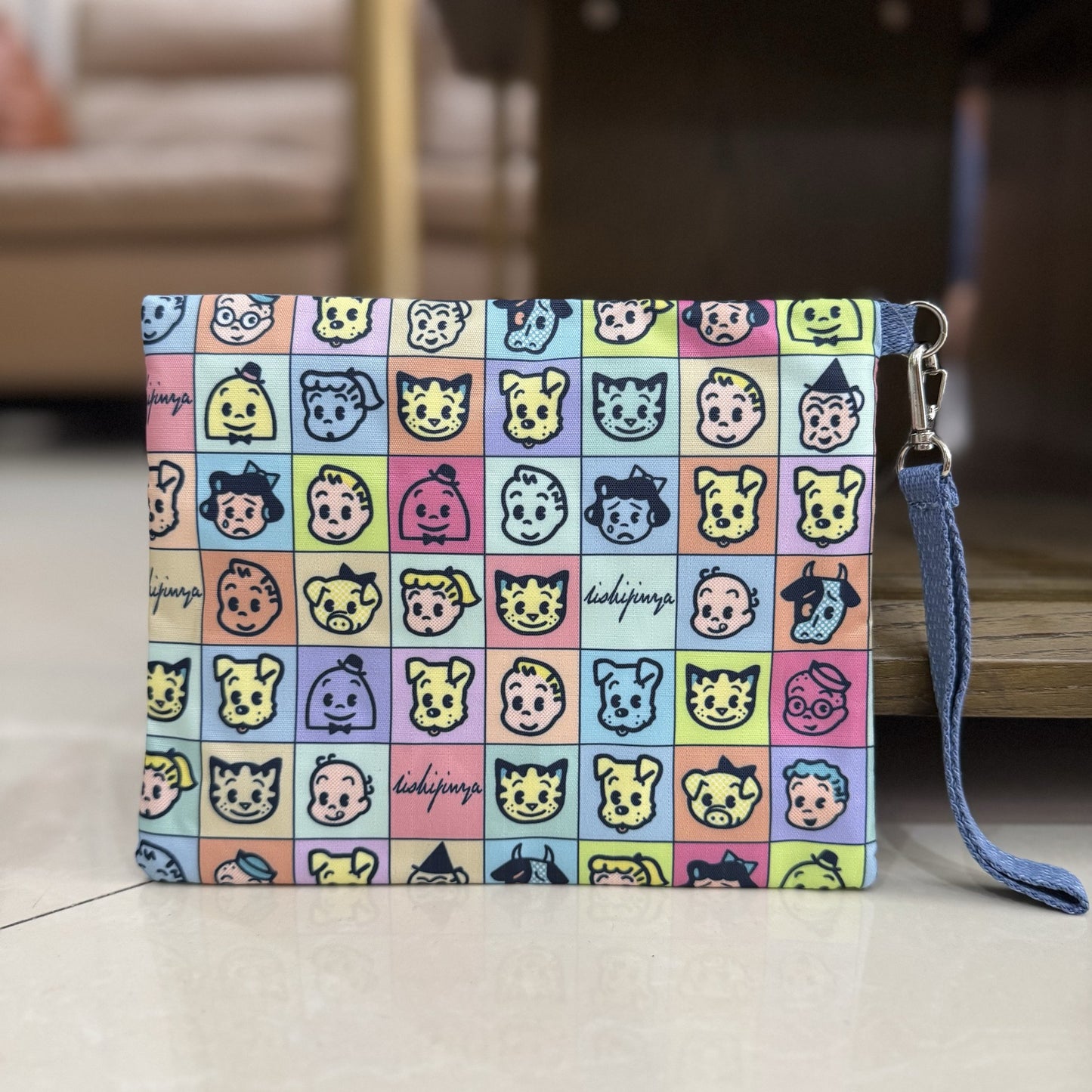 Women's hand rope, hand bag, two zippers, cosmetic bag, change bag, mobile phone bag.