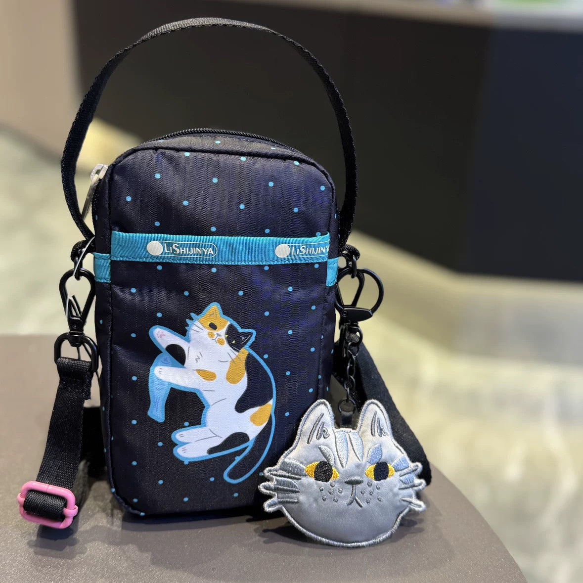 Three-flower cat messenger bag, women's mobile phone bag, portable small bag, mobile phone bag, change bag, casual 3505.