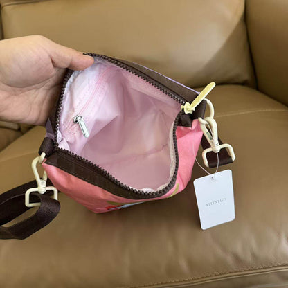 L219 shoulder bag, cartoon messenger bag, opening length 22, height 13.