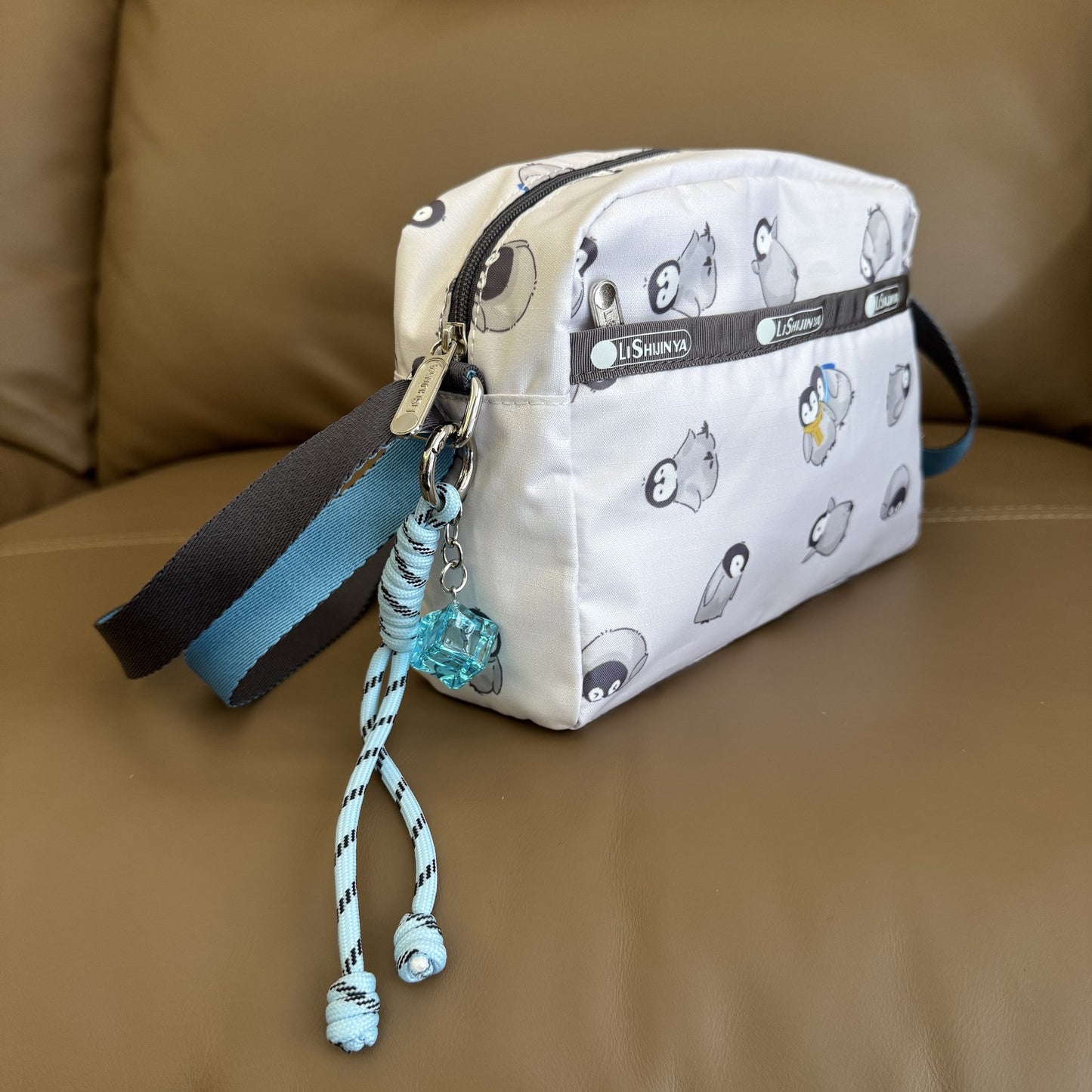 Fashion shoulder messenger bag multi-compartment large capacity lightweight 2434 printed bag anti-splashing water