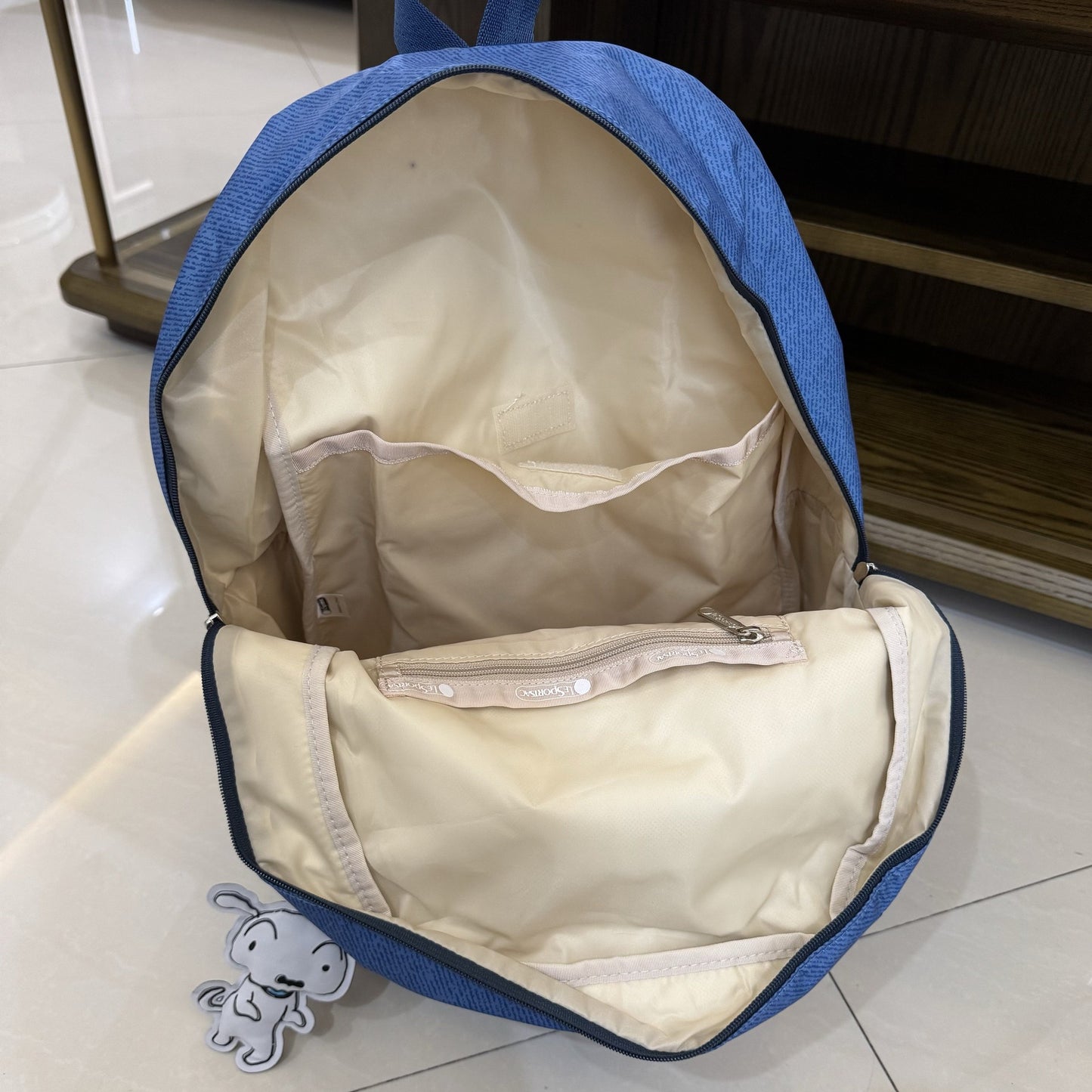 Casual schoolbag large capacity backpack backpack schoolbag 3426 small new. Can not be inserted trolley case.