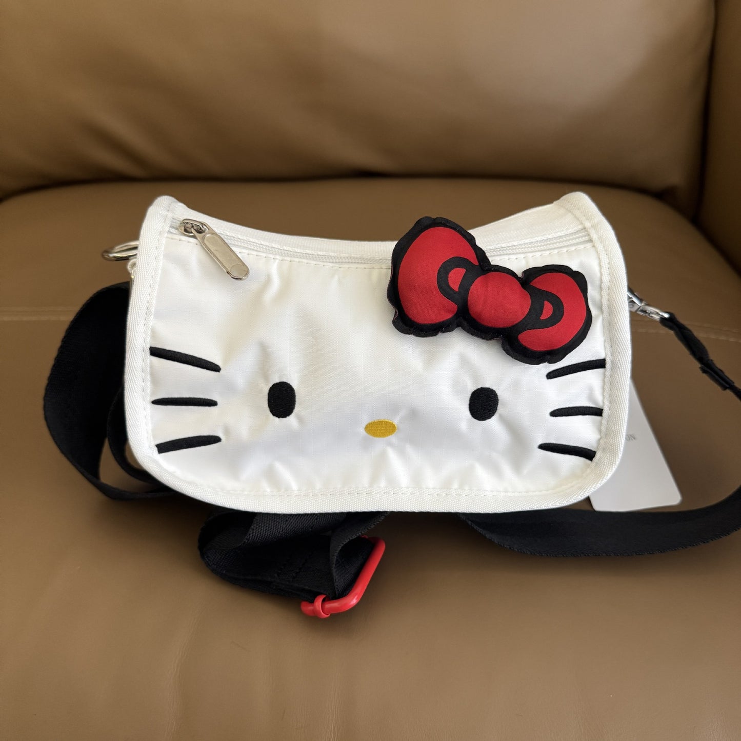 Cartoon female messenger bag casual anti-splashing small square bag shoulder bag sugar cube bag 19/11/10