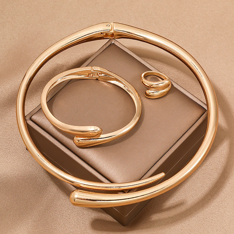 Women’s Minimalist Metal Jewelry Set | Geometric Choker, Bracelet & Ring Trio