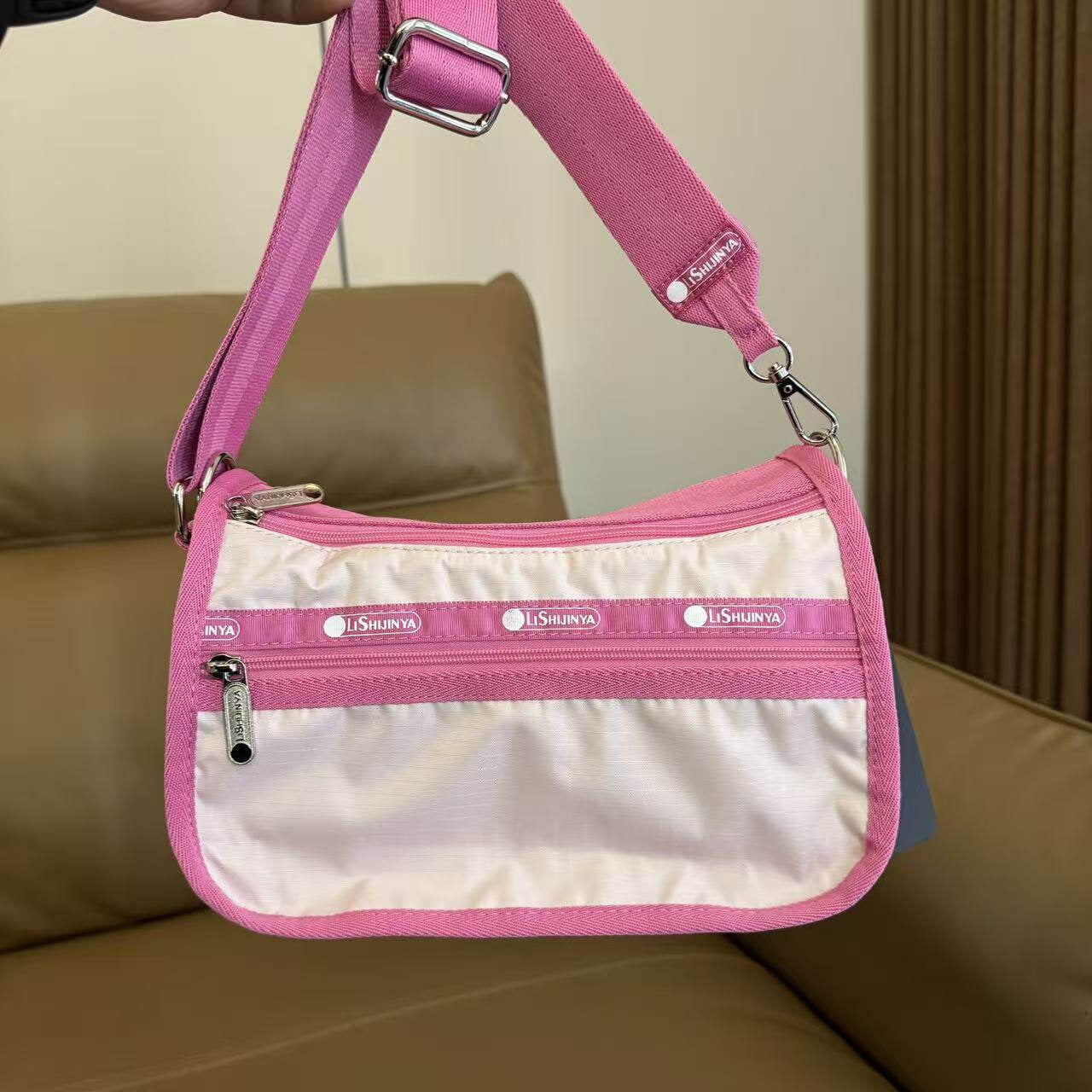 Cartoon bag Women's messenger bag New casual anti-splashing small square bag Shoulder cloth bag H020