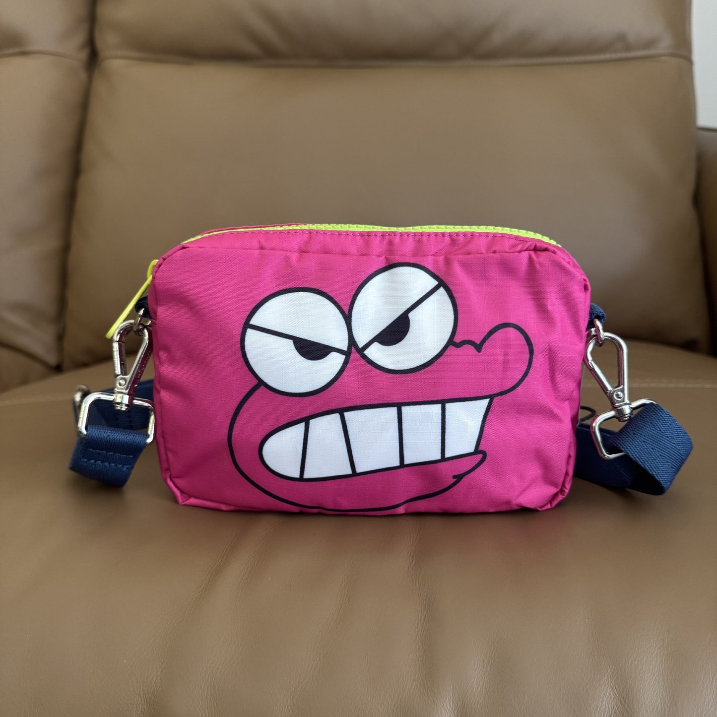 Cartoon Mr. Crocodile Mountain joint niche street travel contrasting colors messenger bag women's bag L141