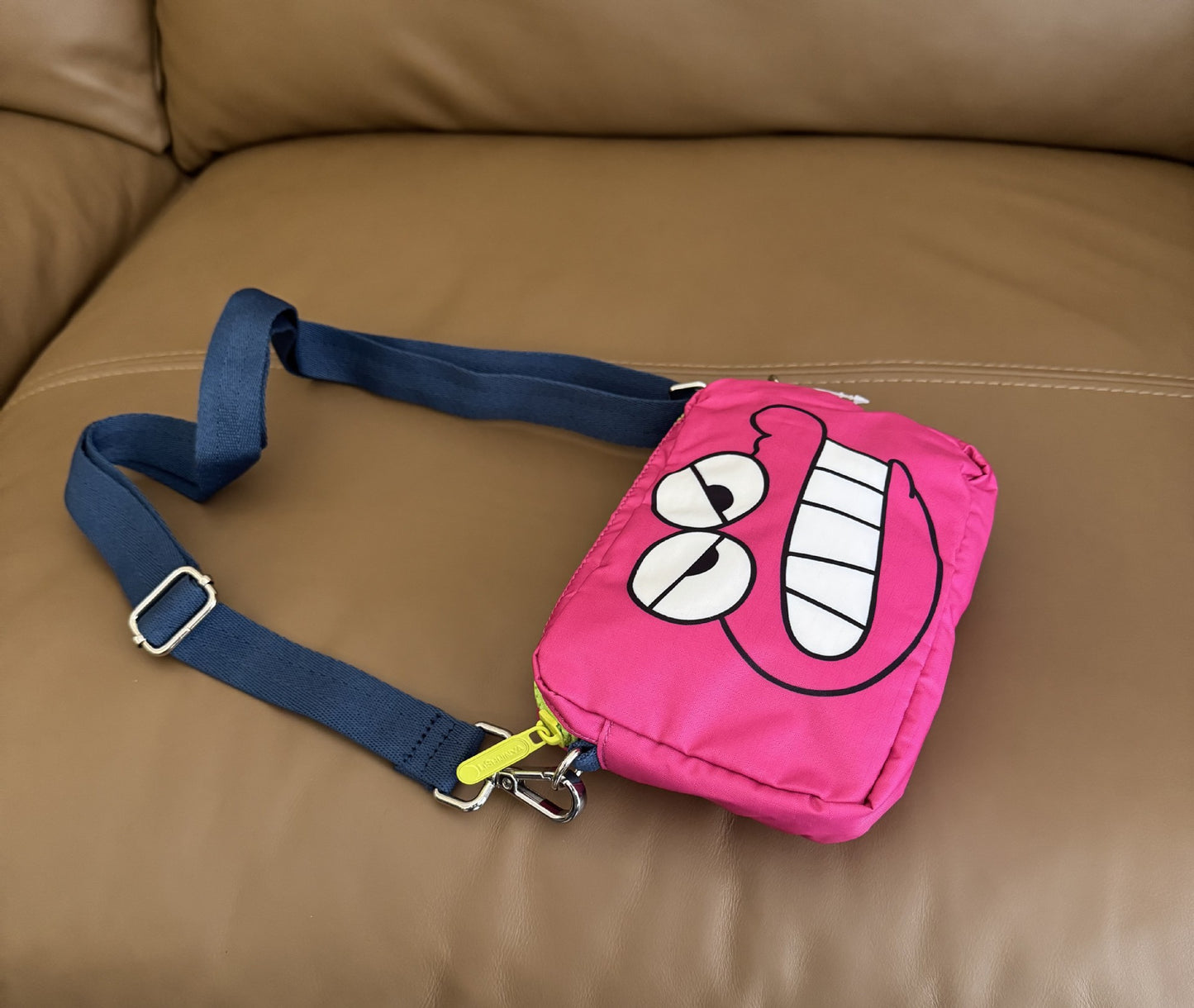 Cartoon Mr. Crocodile Mountain joint niche street travel contrasting colors messenger bag women's bag L141