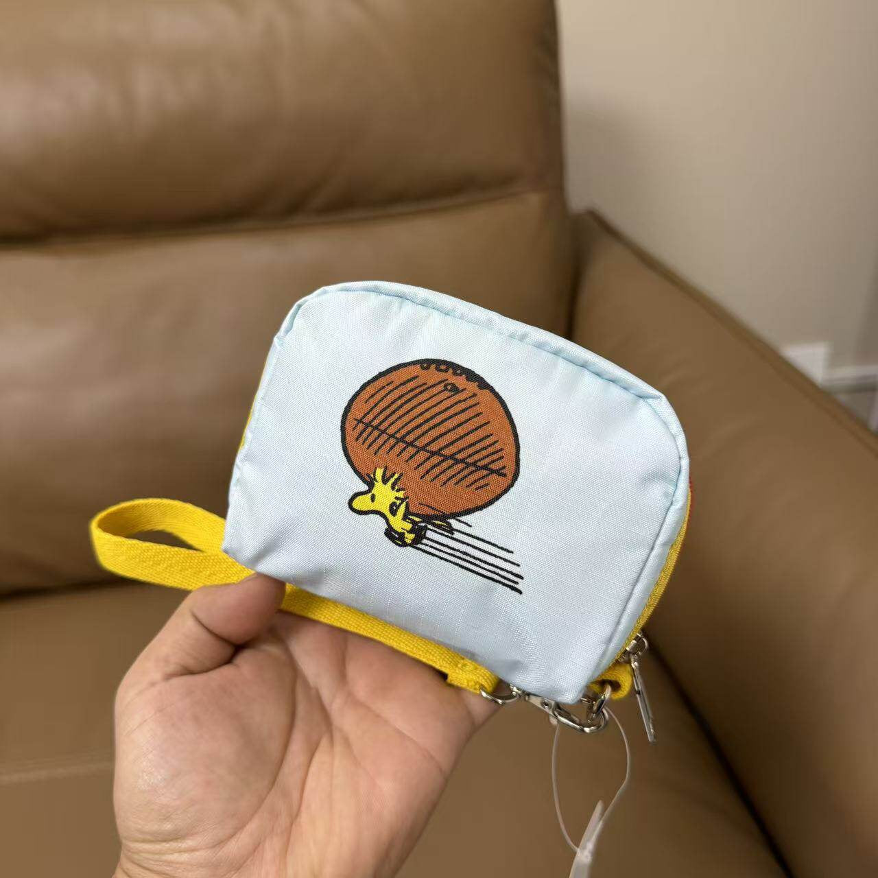 Cartoon home has cute pet series cartoon change earphones makeup storage clutch bag 6701 with hand rope