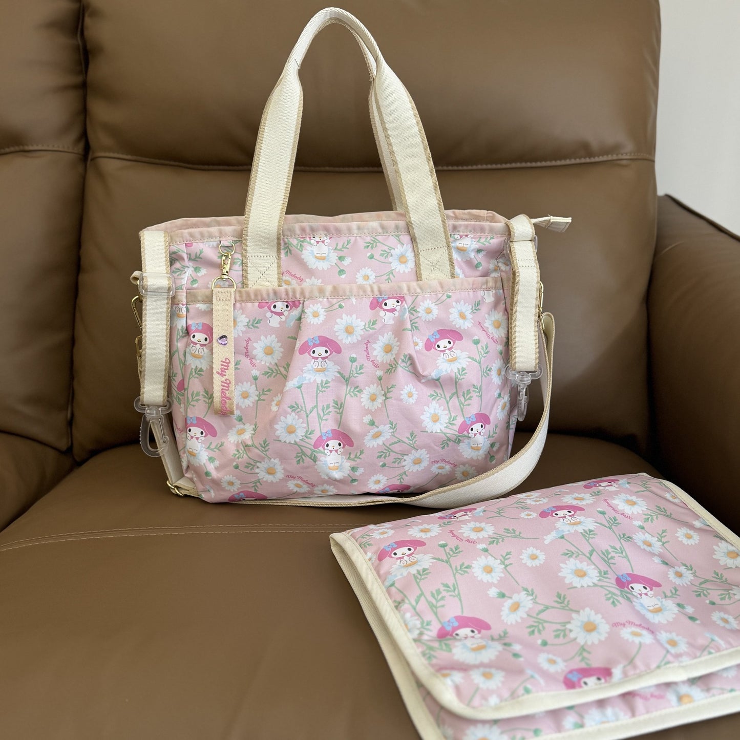 Anti-splashing cloth bag, portable shoulder messenger bag, mommy bag 3518, free seat cushion, length 40, height 33, thickness 13.